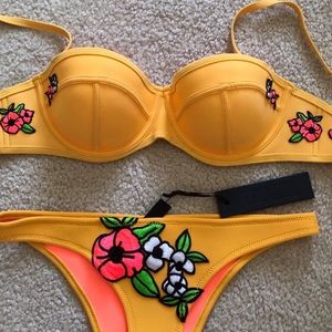 Triangl Balconette Bikini Top small+
